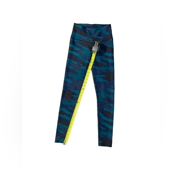 Soul By SoulCycle Podium Camo Print Leggings Green Blue High Waist XS RARE - Picture 4 of 12